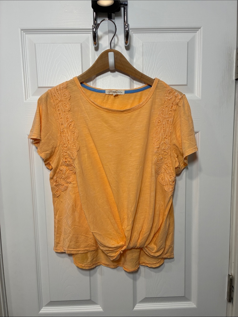 Rewind Peach Twist-Front Short Sleeve Tee with Lace